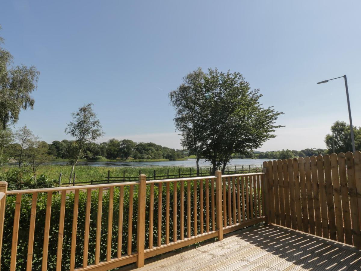 Simply Suite Castle Douglas Ngoại thất bức ảnh