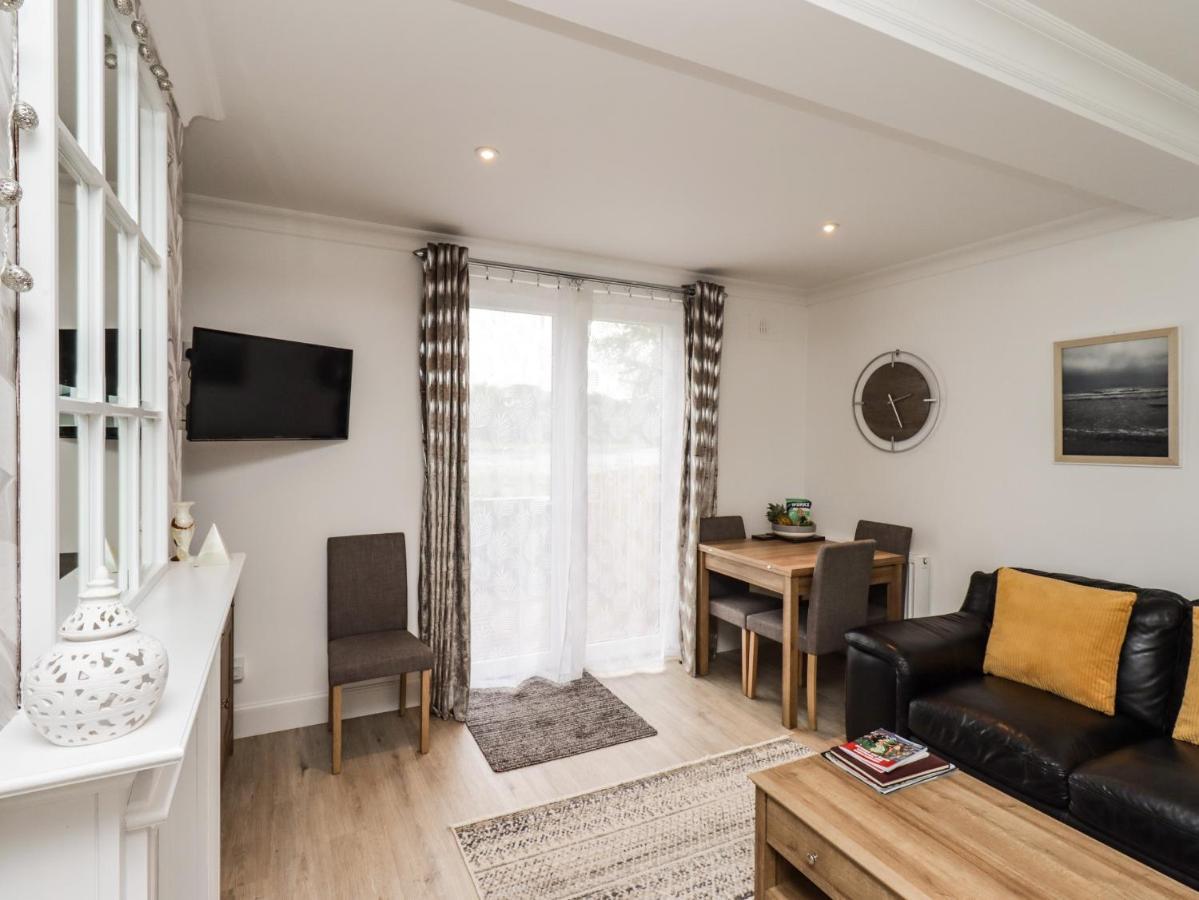 Simply Suite Castle Douglas Ngoại thất bức ảnh